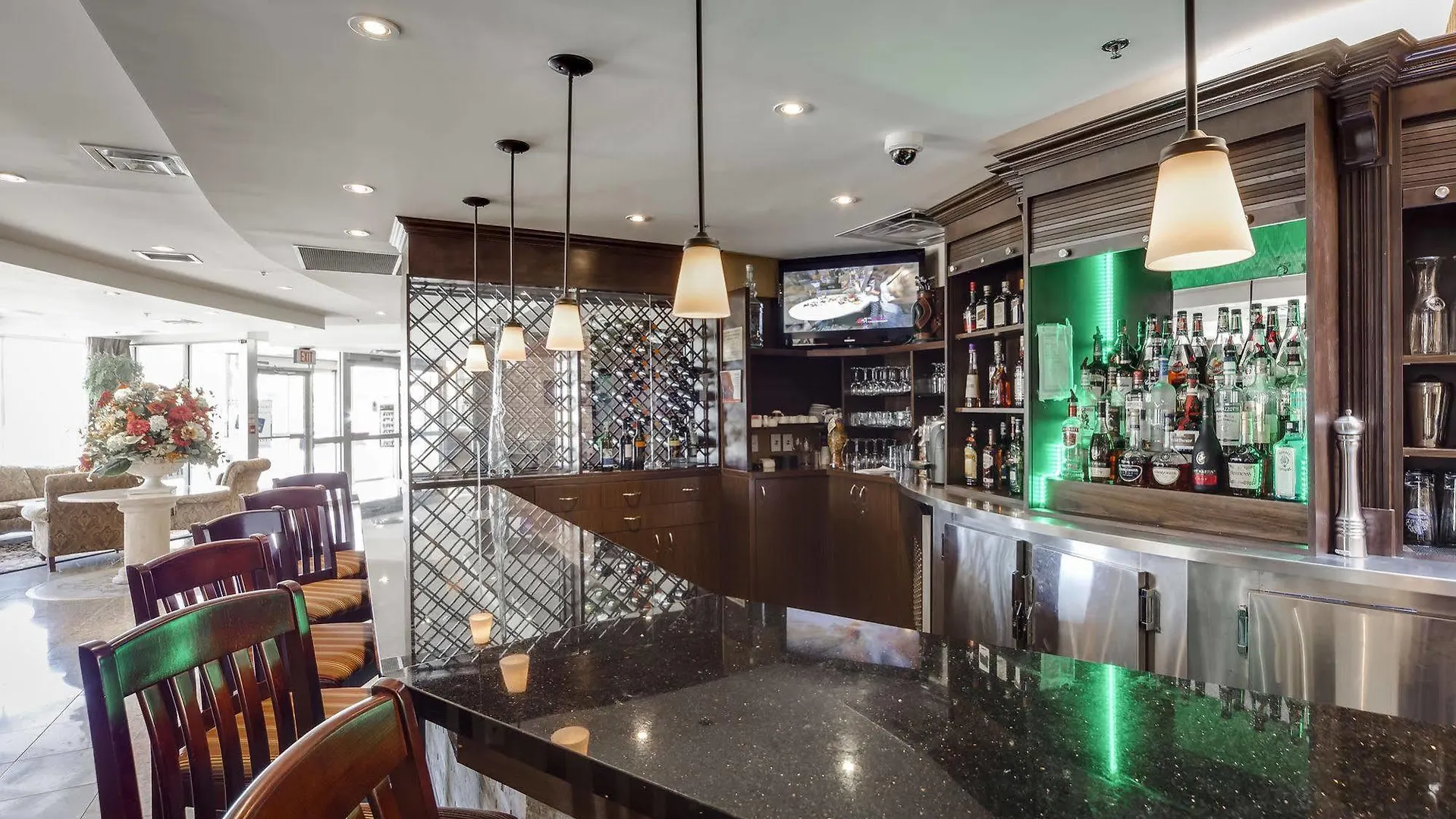 Hotel Monte Carlo Inn Airport Suites Mississauga